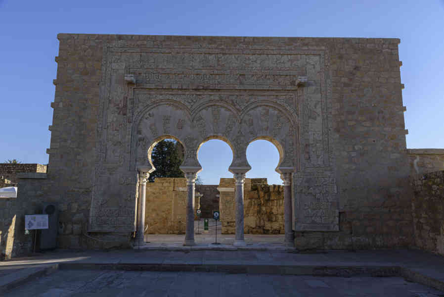 Córdoba - conjunto arqueológico Madinat al-Zahra o ciudad califal de Medina Azahara 10 - casa de Ya´Far.jpg